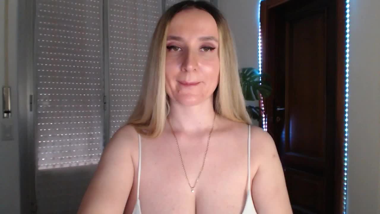 Alina-Lovely Live Sex December 14, 2025