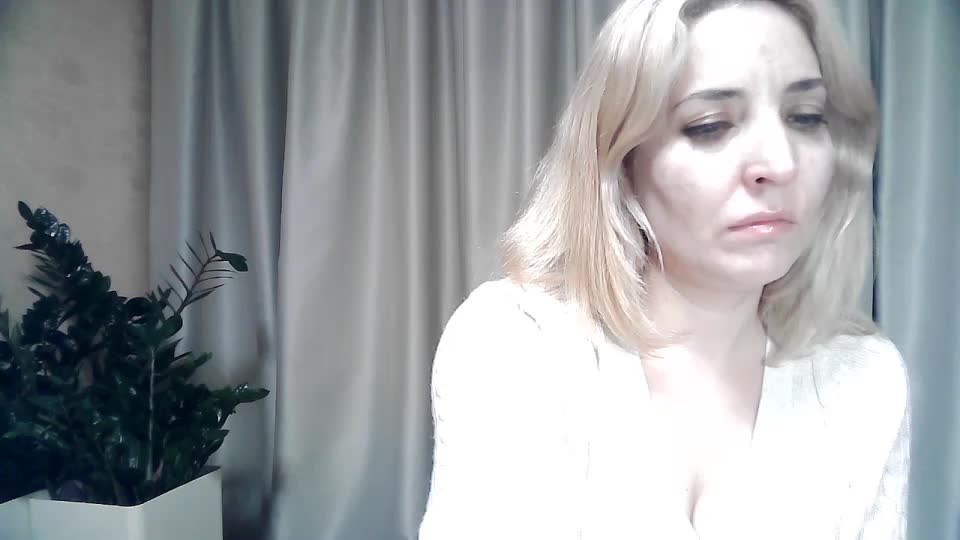 mariska-kiska Live Sex December 14, 2025