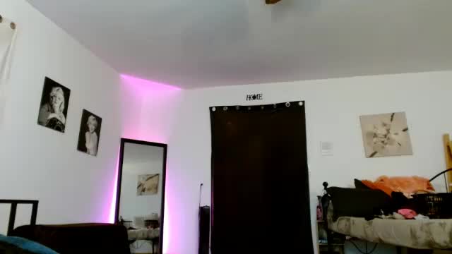 bombshellbaeby Live Sex December 13, 2025