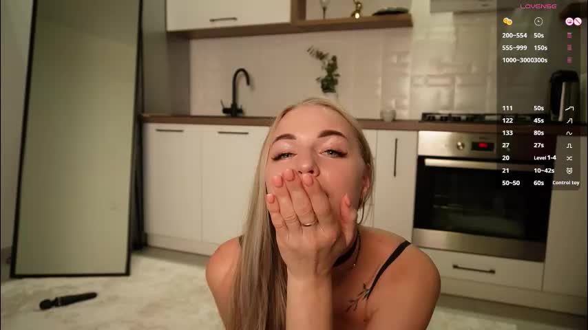 karolina_hotty Live Sex December 12, 2025