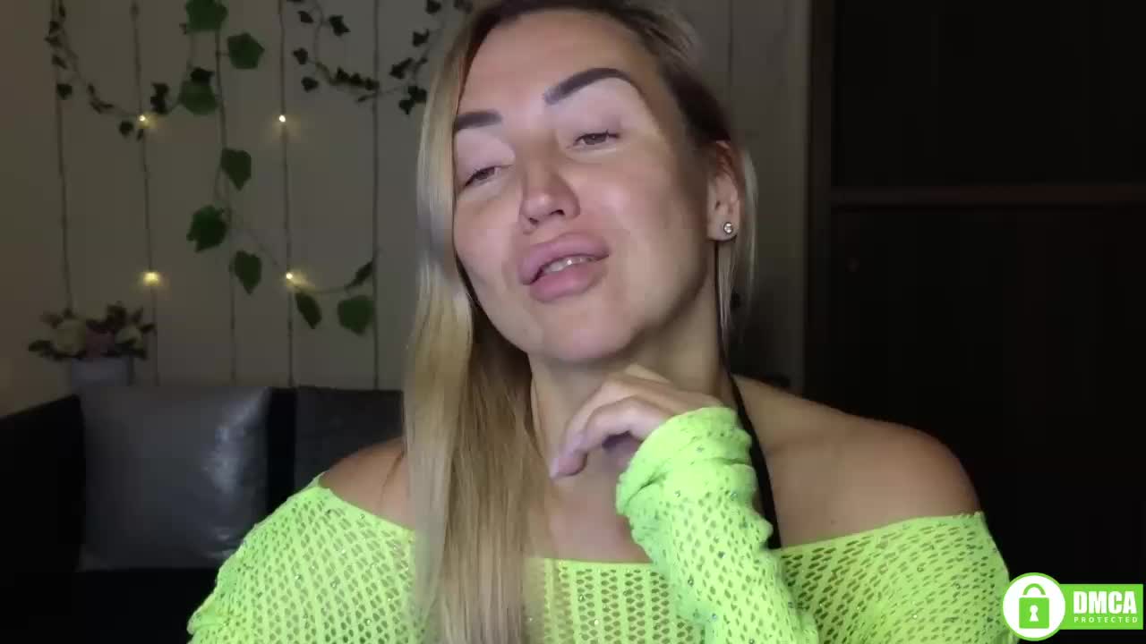 Jullyblondkiss Live Sex December 14, 2025