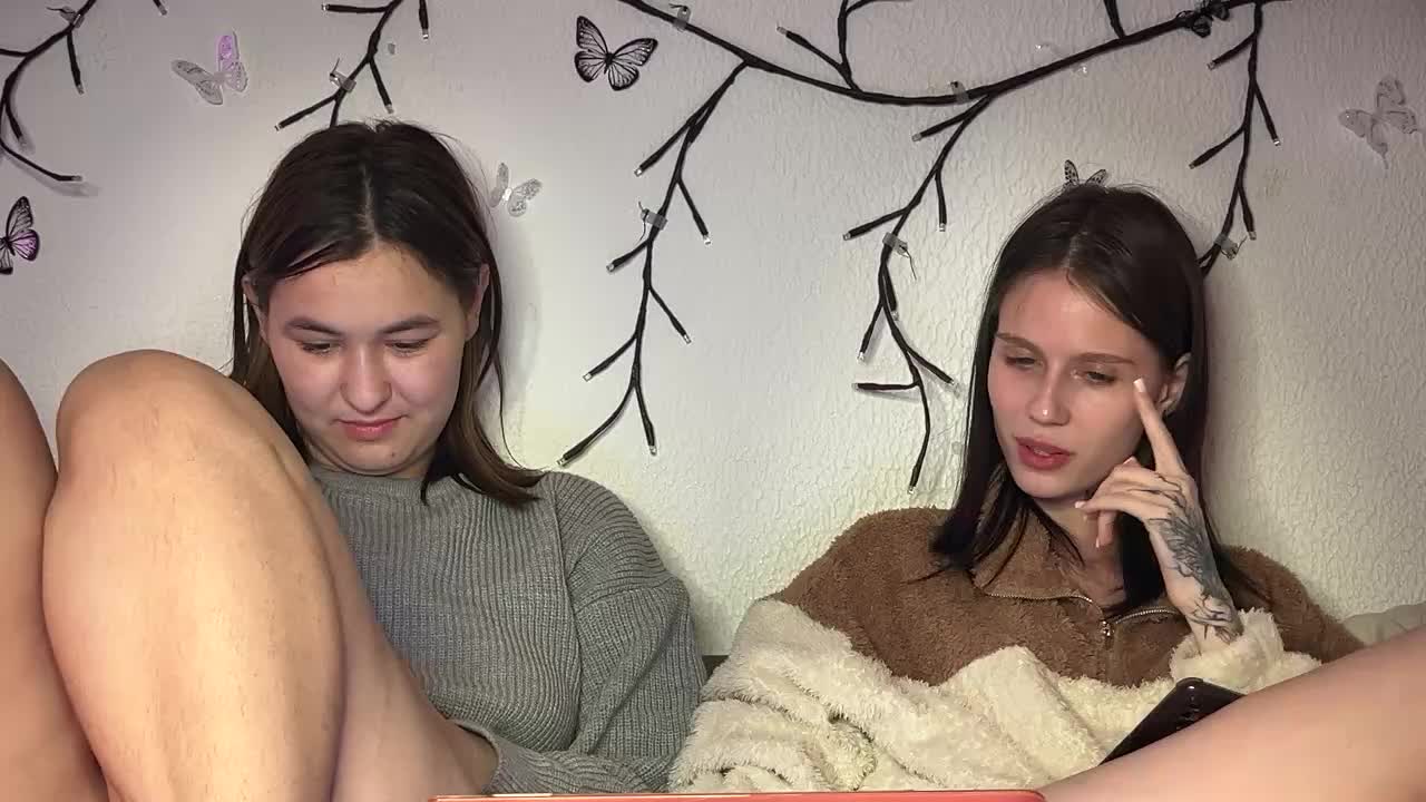 ZoyaVikki Live Sex December 12, 2025