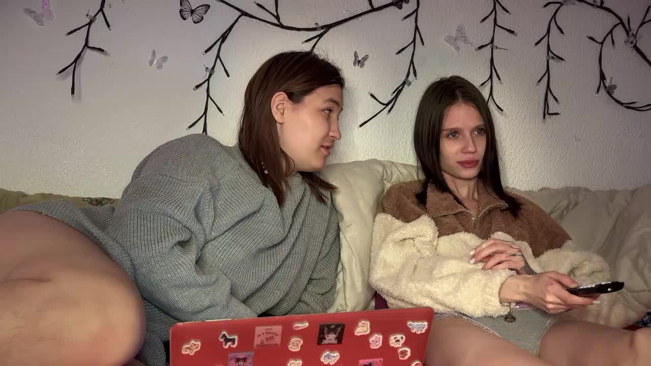 ZoyaVikki Live Sex December 12, 2025