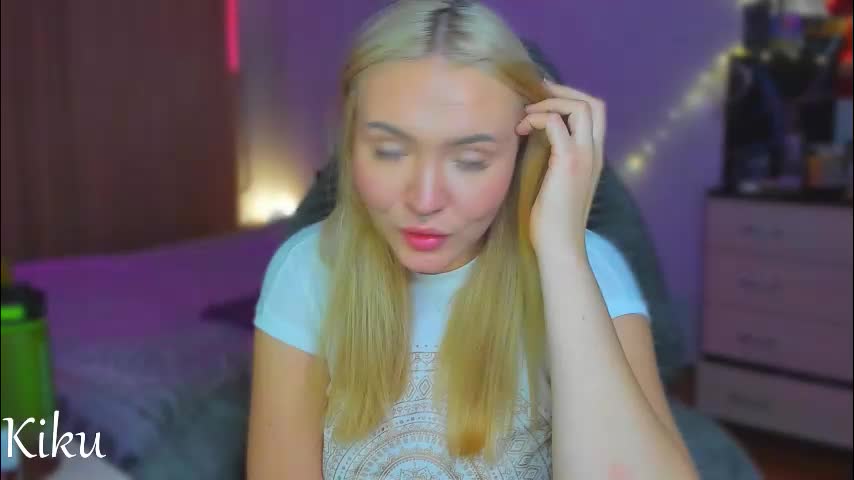 mari_kiku Live Sex December 14, 2025