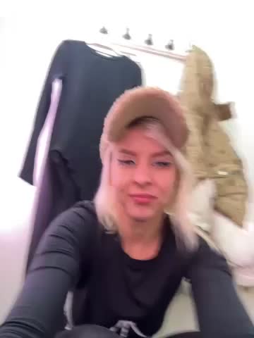 LikaCat Live Sex December 13, 2025