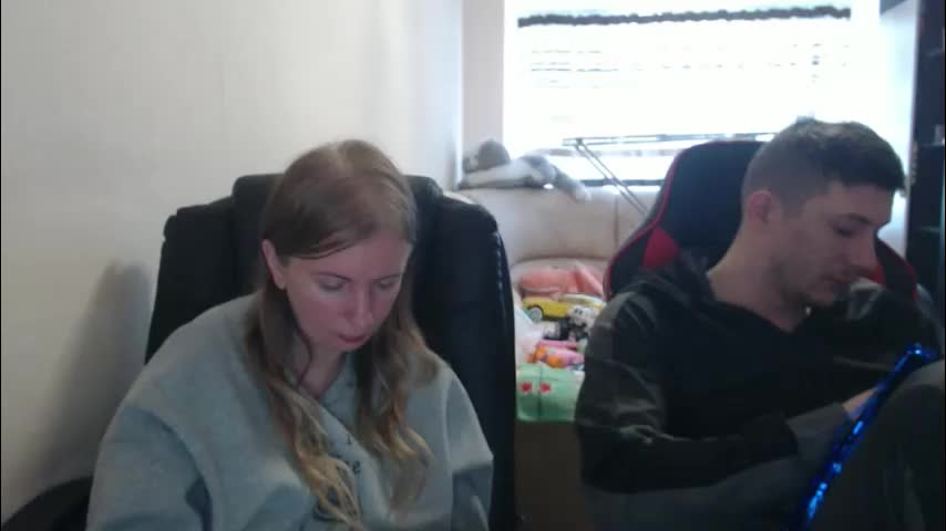 jenisandpeter Live Sex December 19, 2025