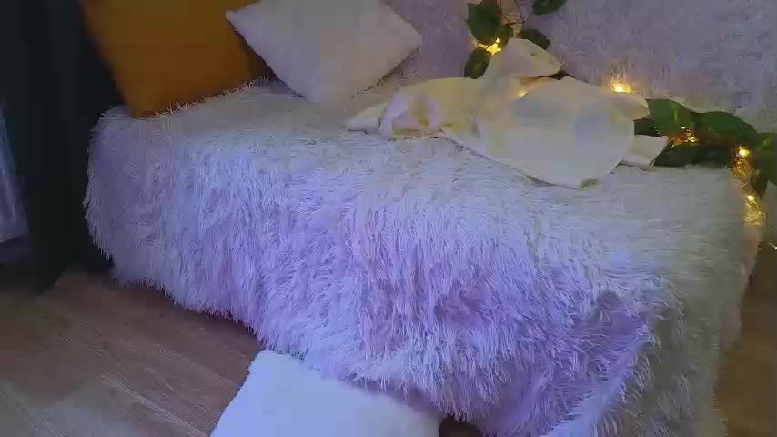 KristinaBounty Live Sex December 17, 2025