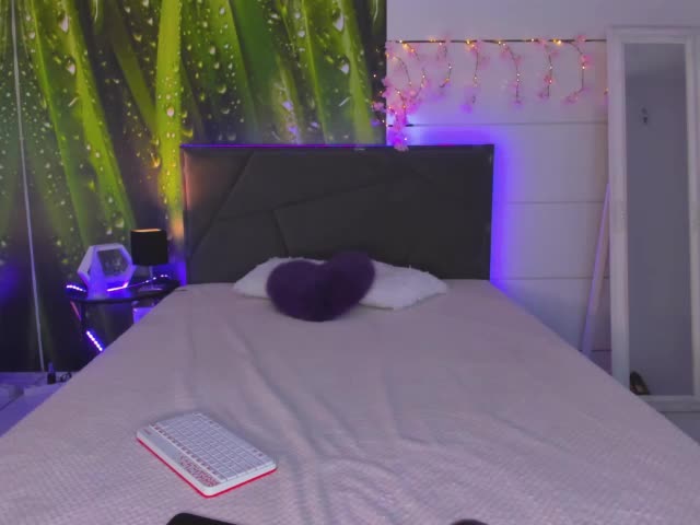 HollyTaillor Live Sex December 14, 2025