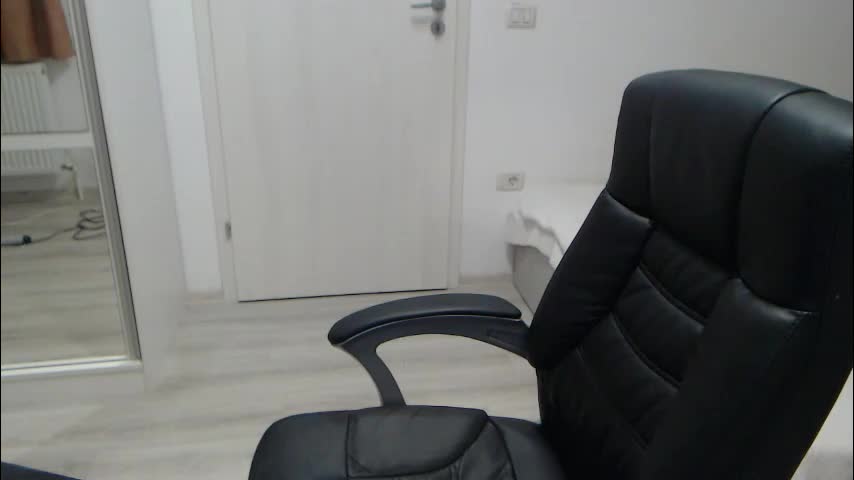 blue_eyes96 Live Sex December 13, 2025