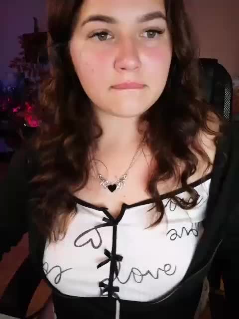 JuliaHesperaks Live Sex December 15, 2025