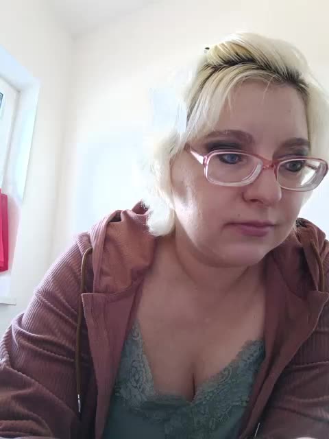 Vika211 Live Sex December 18, 2025