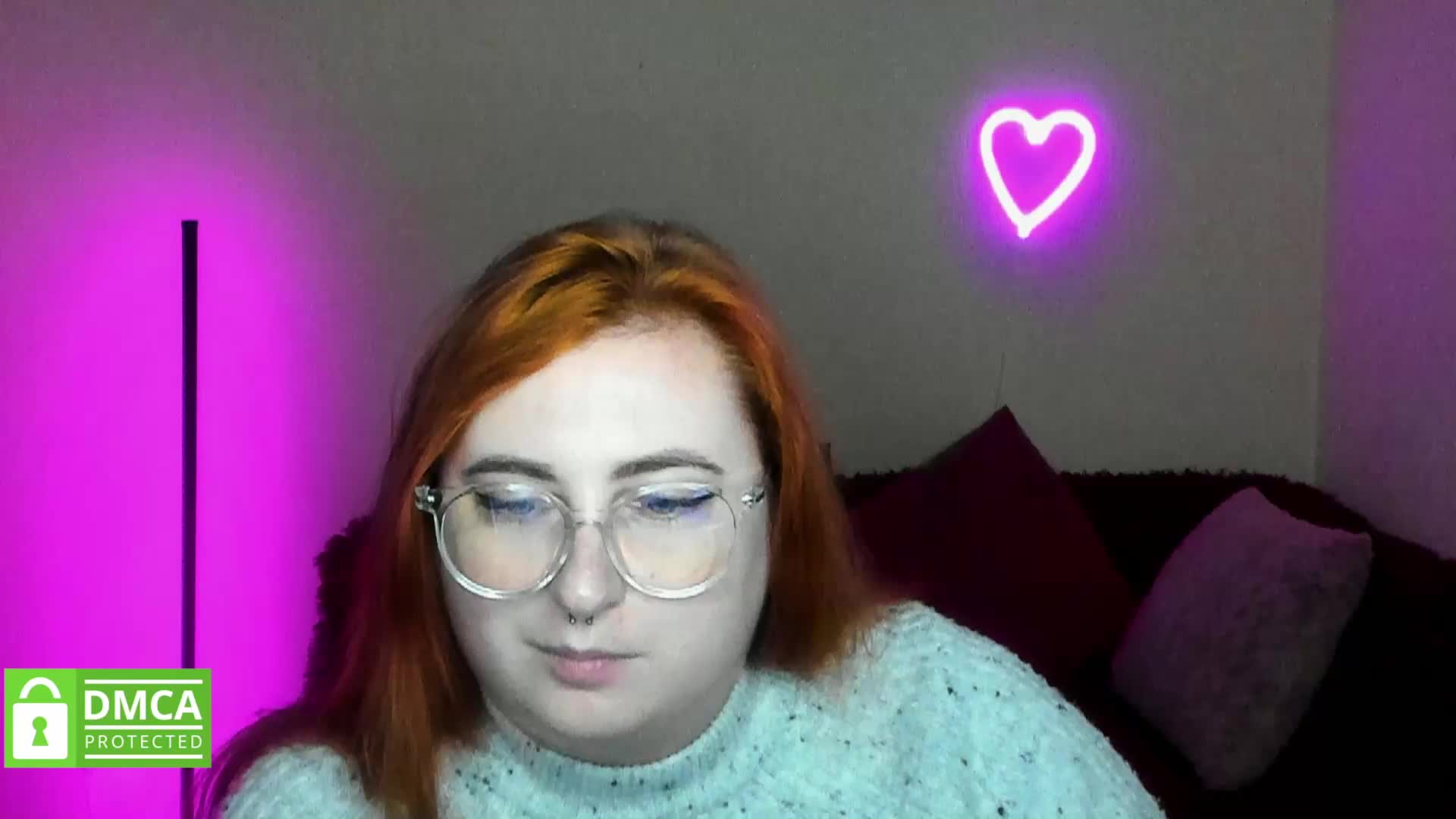 Aliciaredluv Live Sex December 17, 2025