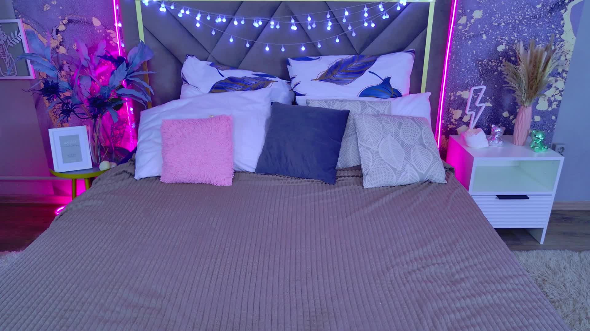 MonikaCarter Live Sex December 13, 2025