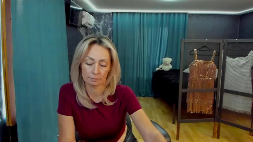 Julia_Cherry_ Live Sex December 12, 2025
