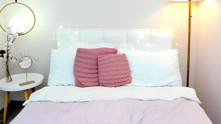 AndreaButt Live Sex December 17, 2025