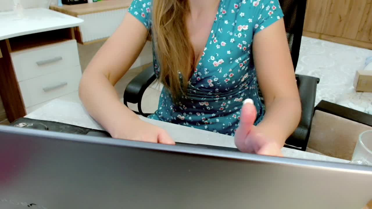 JuicyGloss Live Sex December 14, 2025