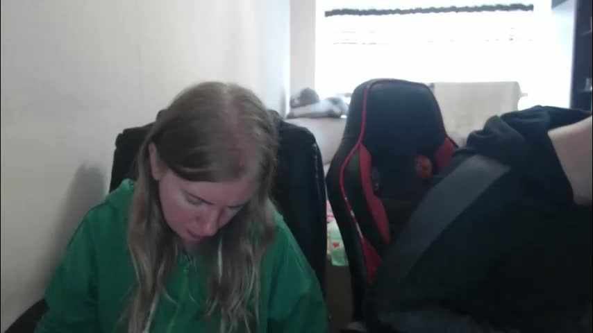 jenisandpeter Live Sex December 19, 2025