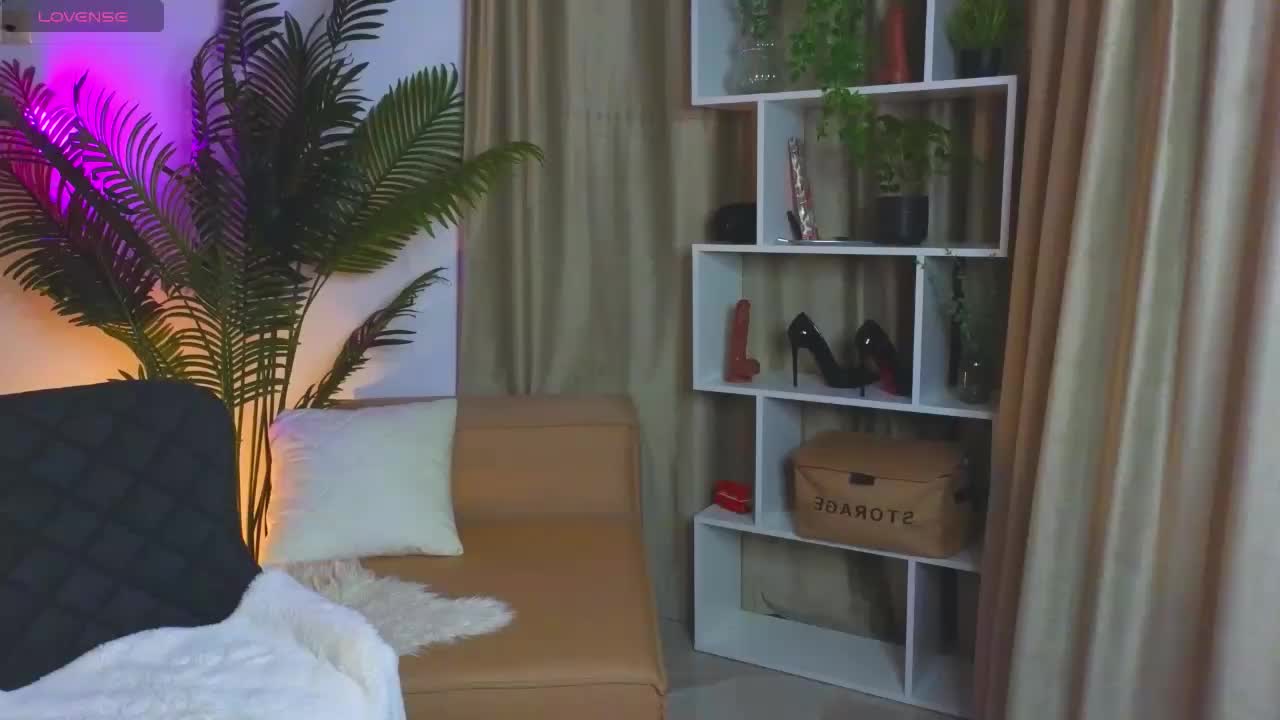 Lina-hill Live Sex December 19, 2025