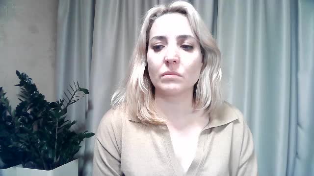 mariska-kiska Live Sex December 14, 2025