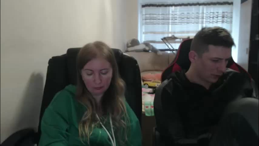 jenisandpeter Live Sex December 19, 2025