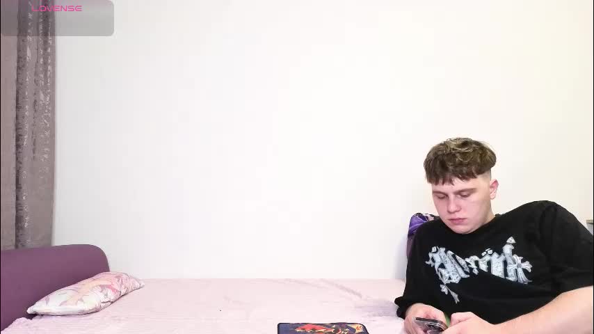 emily_and_ilumi Live Sex December 17, 2025