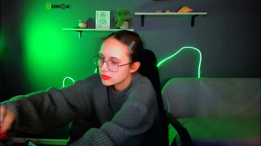 mona_cloud Live Sex December 18, 2025