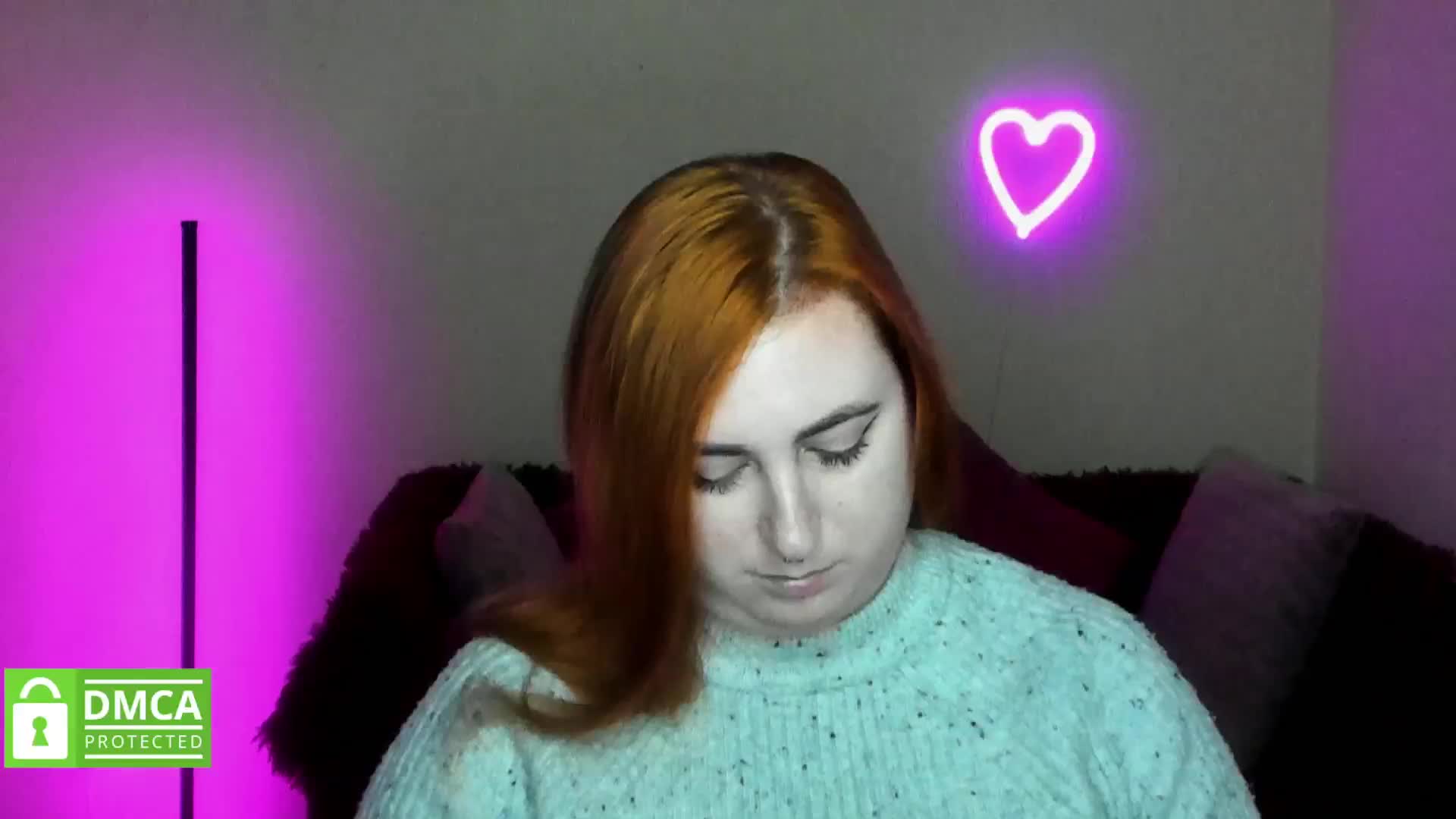 Aliciaredluv Live Sex December 17, 2025