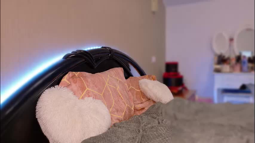 kellsey_shy Live Sex December 12, 2025