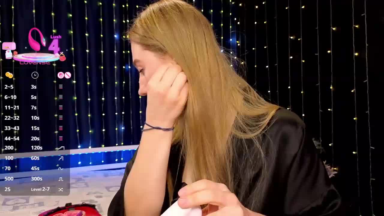 kiskaWEDNESDAY Live Sex December 17, 2025