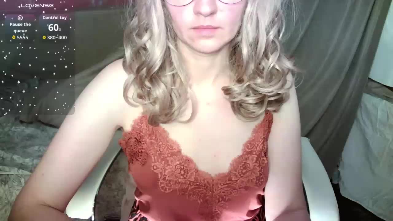 Victoria__Love Live Sex December 14, 2025