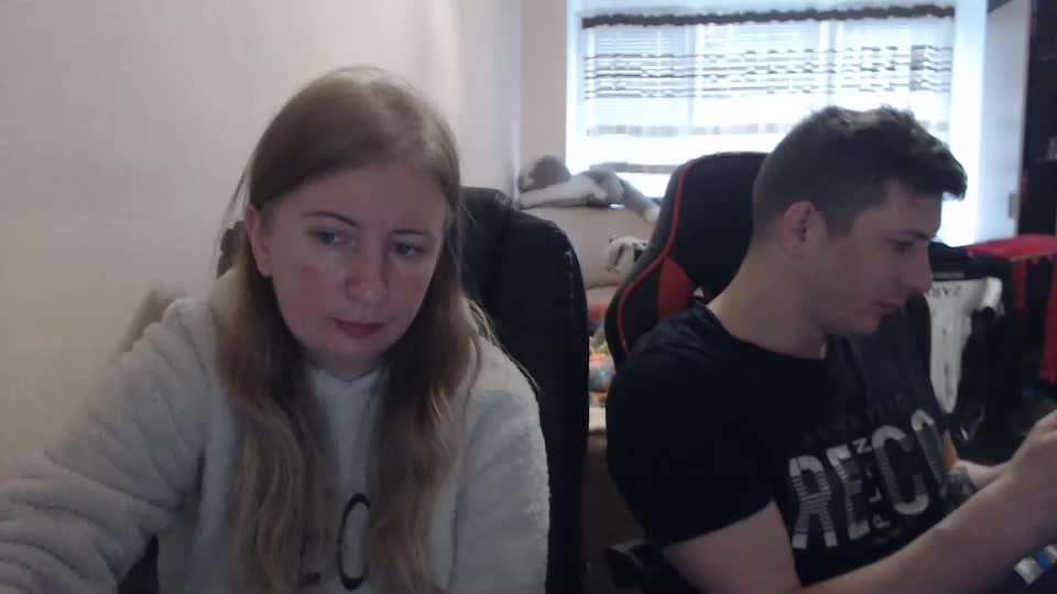 jenisandpeter Live Sex December 19, 2025