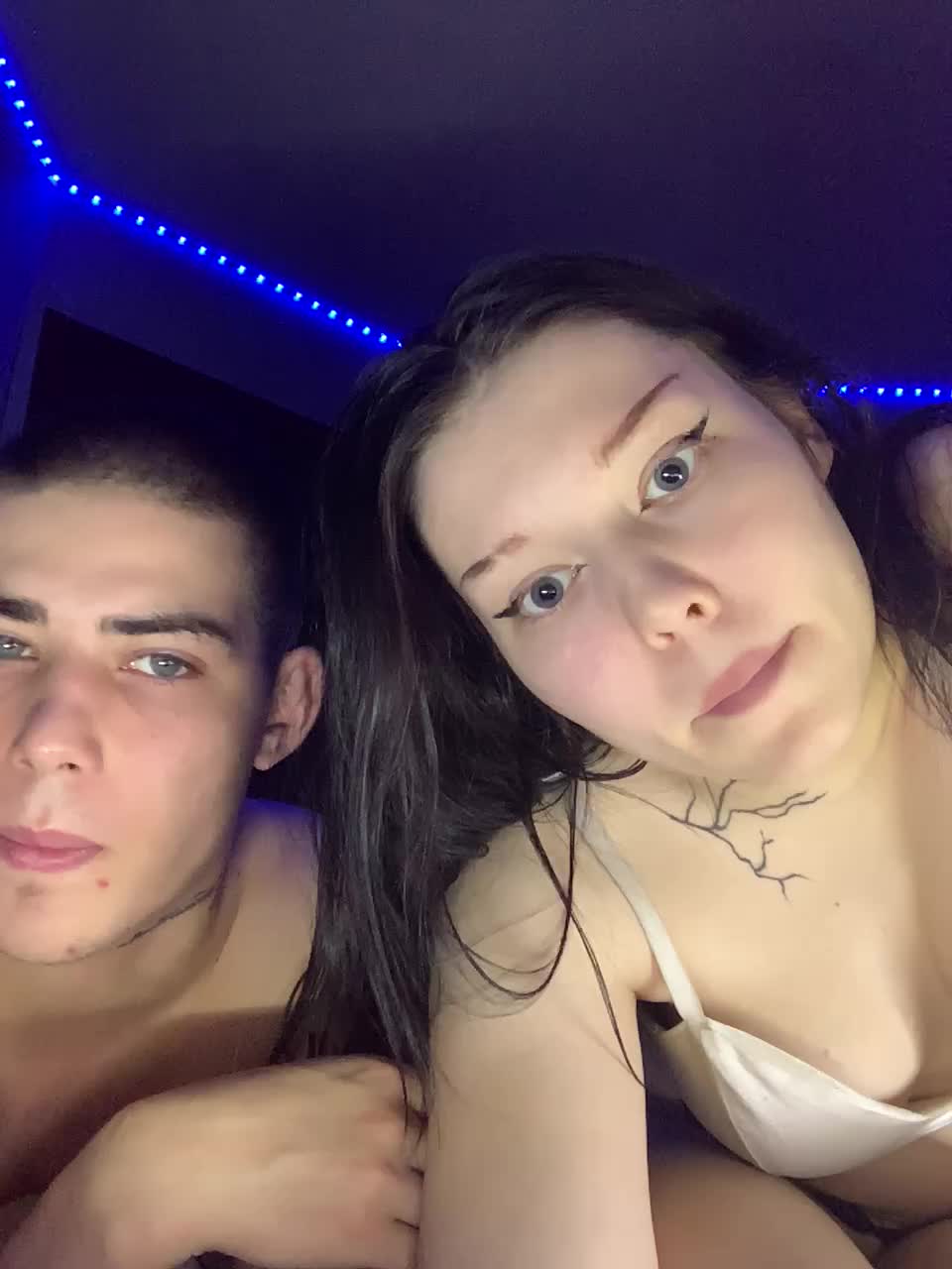 TUYA2 Live Sex December 14, 2025