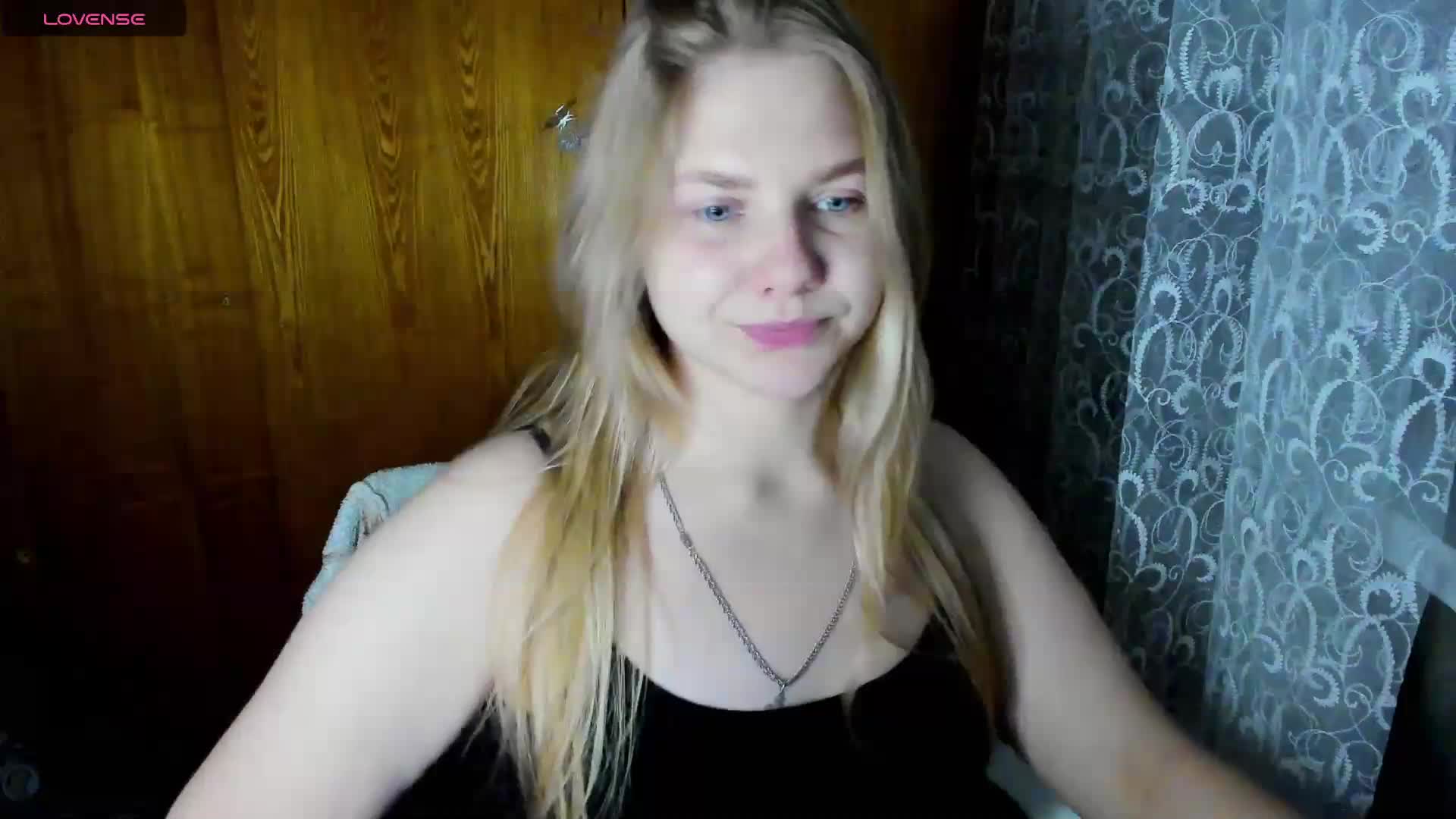 Emma-Frizea Live Sex December 17, 2025