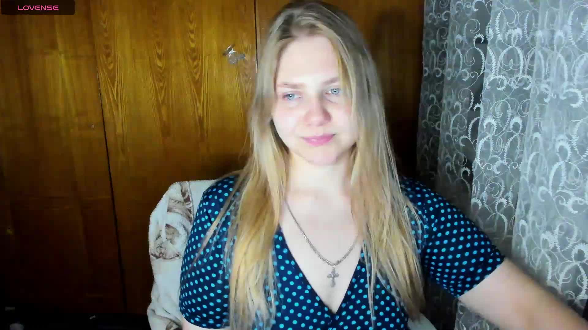 Emma-Frizea Live Sex December 17, 2025