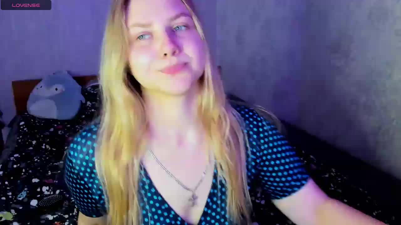 Emma-Frizea Live Sex December 17, 2025