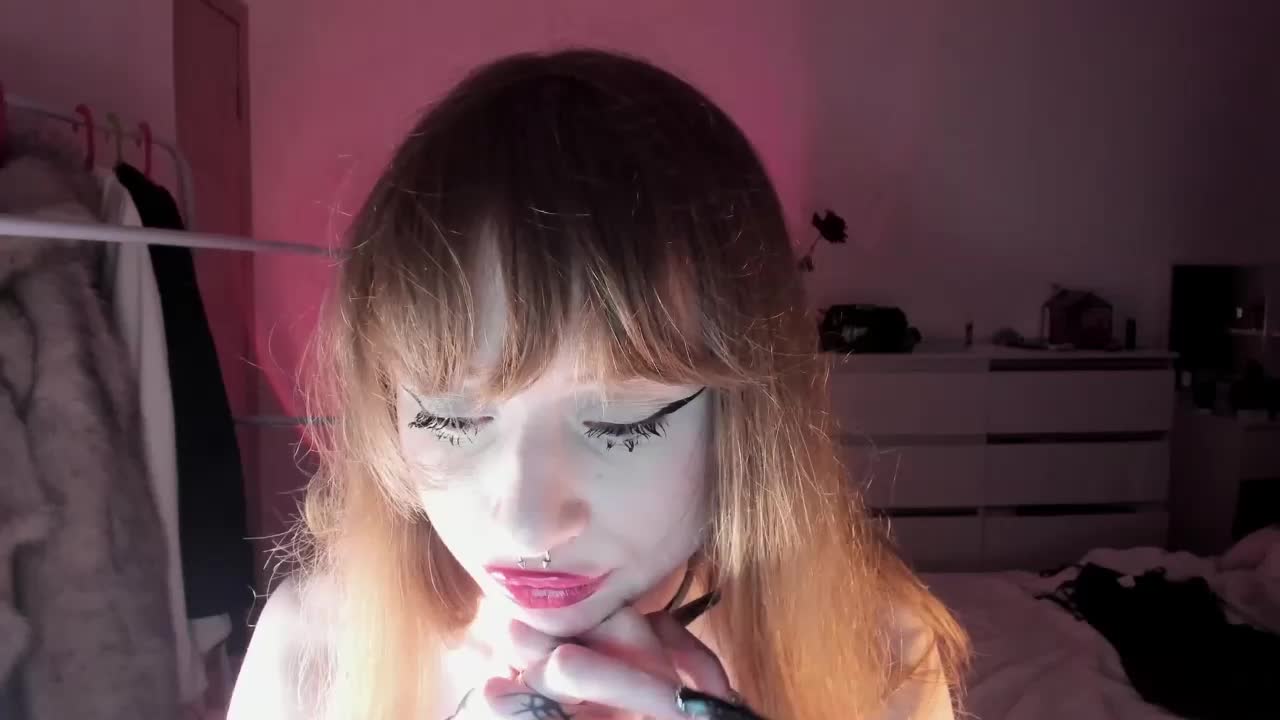 mnepohuyy Live Sex December 13, 2025