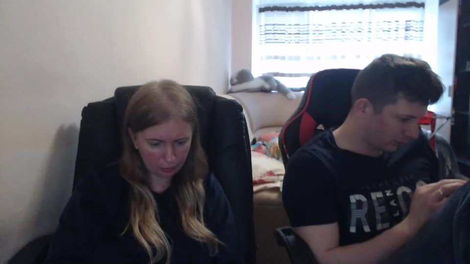 jenisandpeter Live Sex December 19, 2025