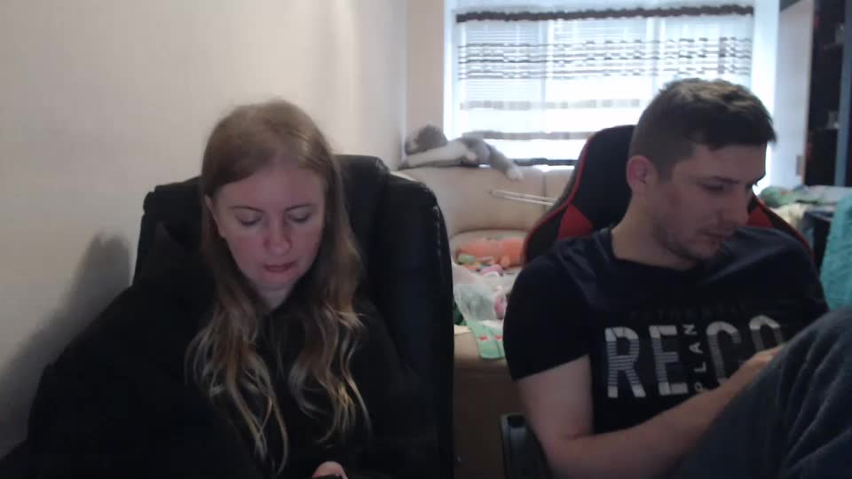 jenisandpeter Live Sex December 19, 2025