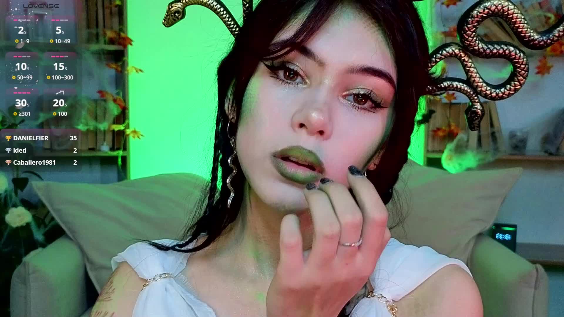 CoralineJones Live Sex December 17, 2025