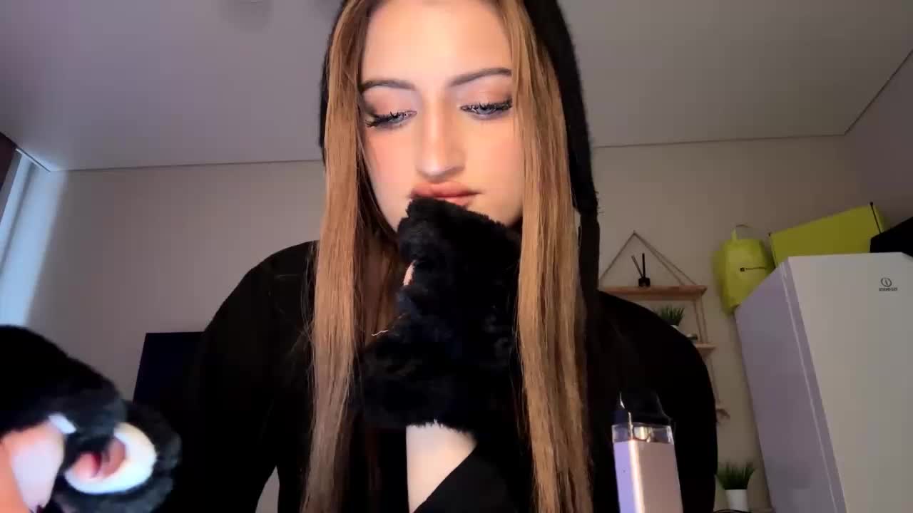 AuraLahrman Live Sex December 14, 2025