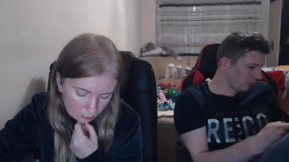 jenisandpeter Live Sex December 18, 2025