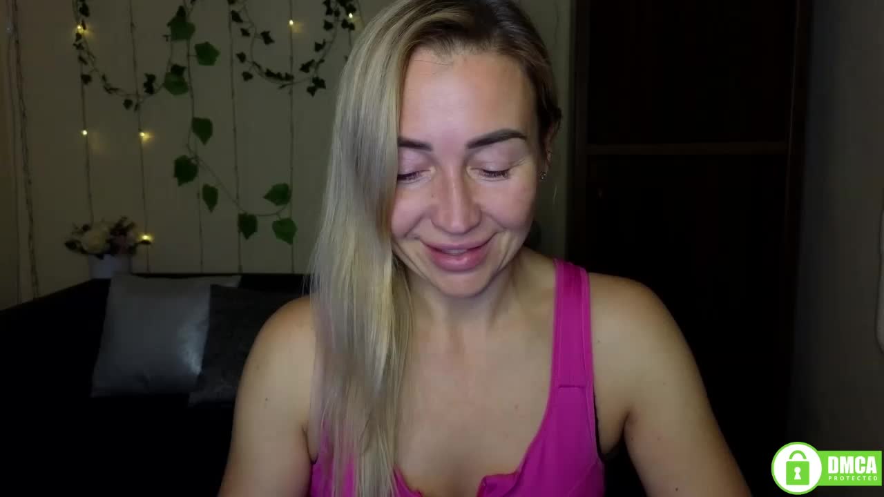 Jullyblondkiss Live Sex December 14, 2025