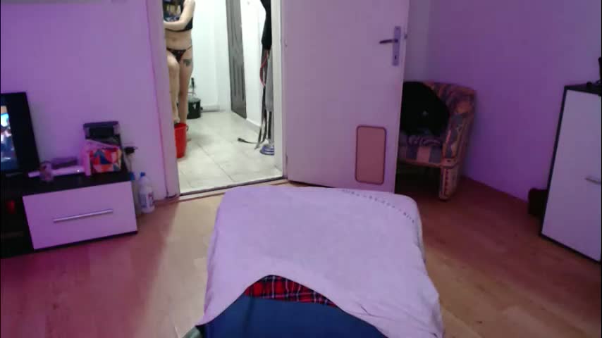 aliens4twenty Live Sex December 15, 2025