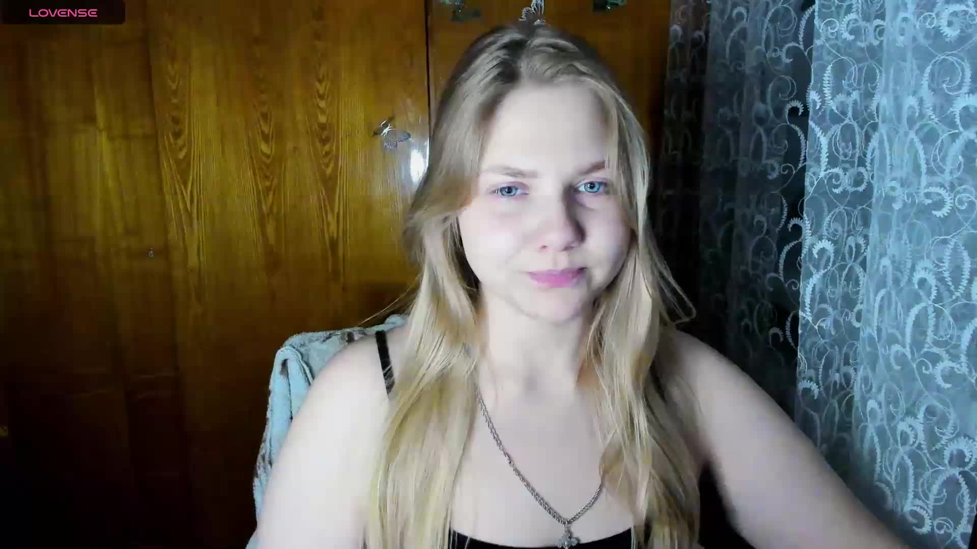 Emma-Frizea Live Sex December 17, 2025