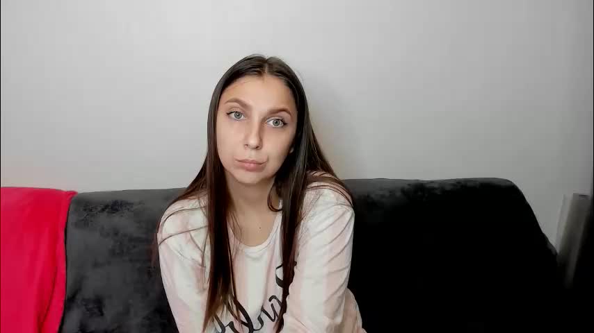 sinthiahug Live Sex December 13, 2025