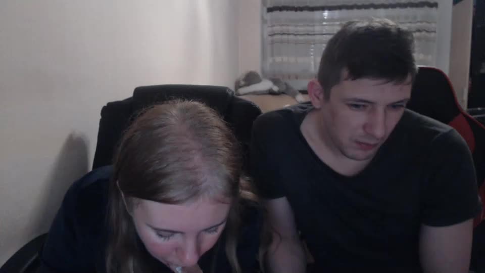 jenisandpeter Live Sex December 18, 2025