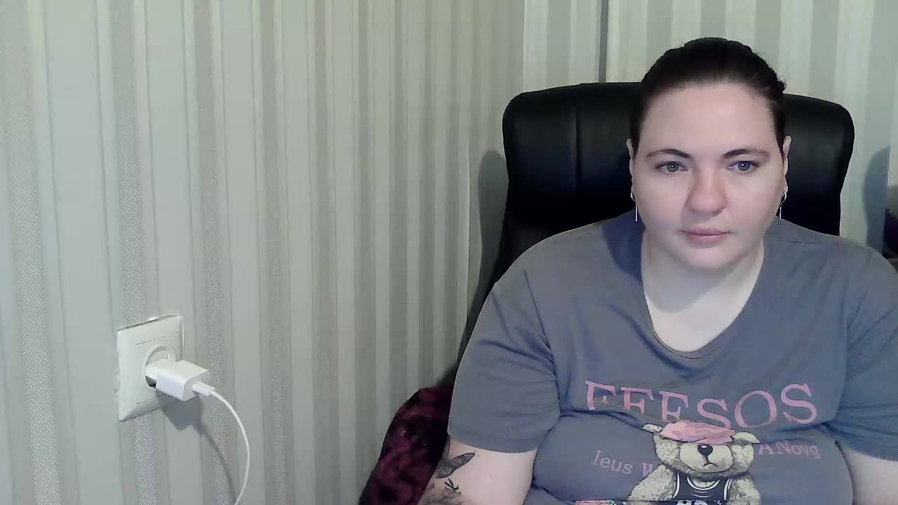 XLisaBlueX Live Sex December 15, 2025