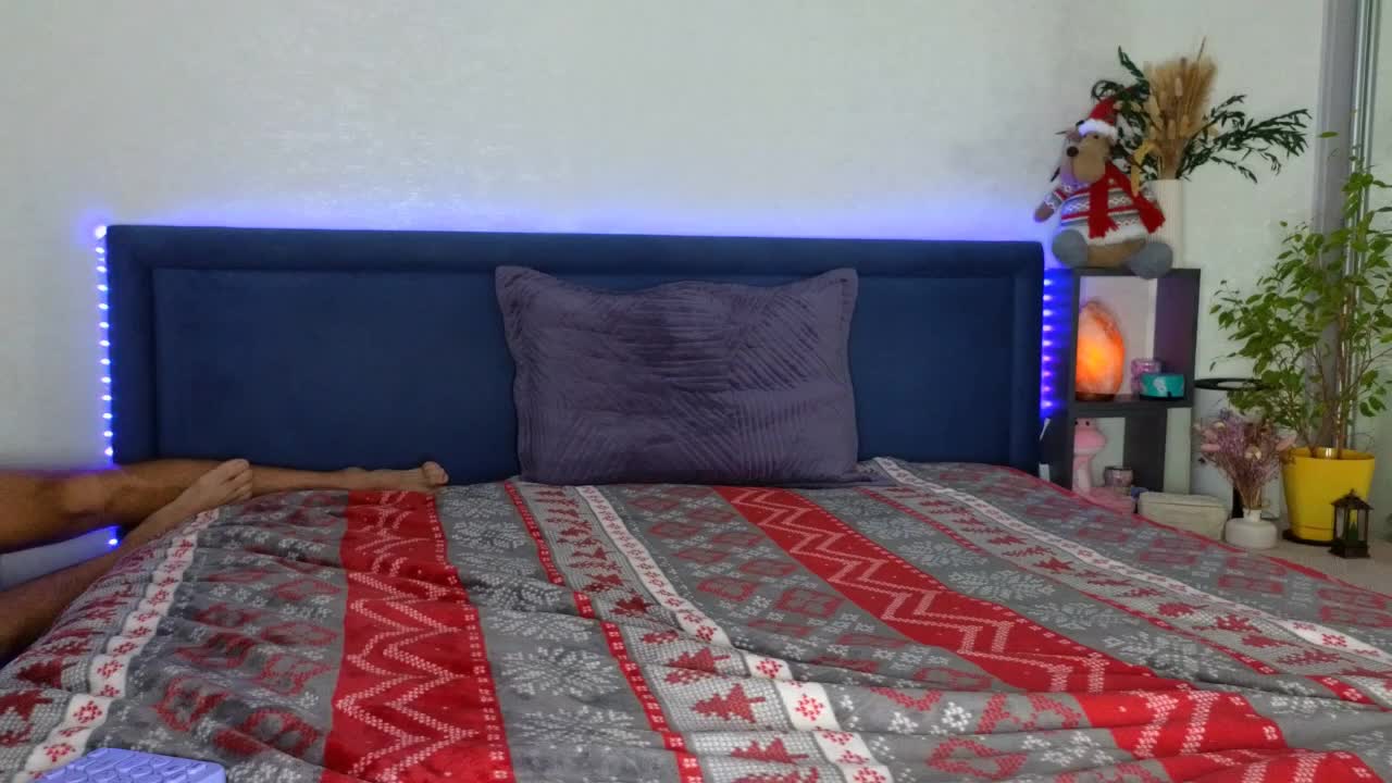 Couple_Twix Live Sex December 13, 2025