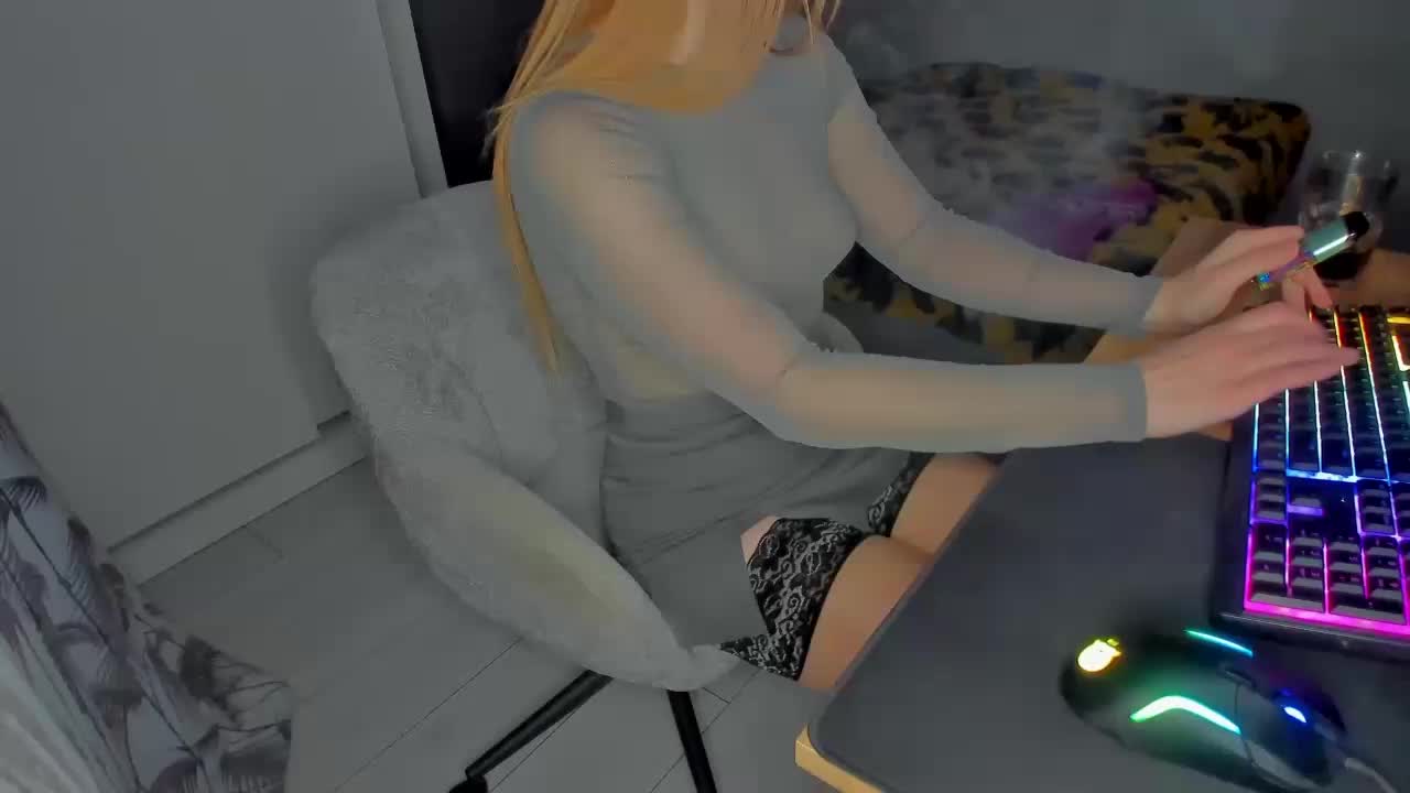 LoveLYYk Live Sex December 13, 2025