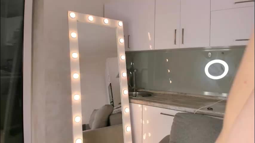 lama_walton Live Sex December 13, 2025